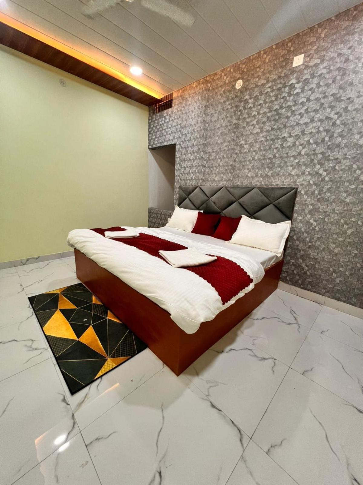 Gulab Residency Hotel Varanasi Exterior photo